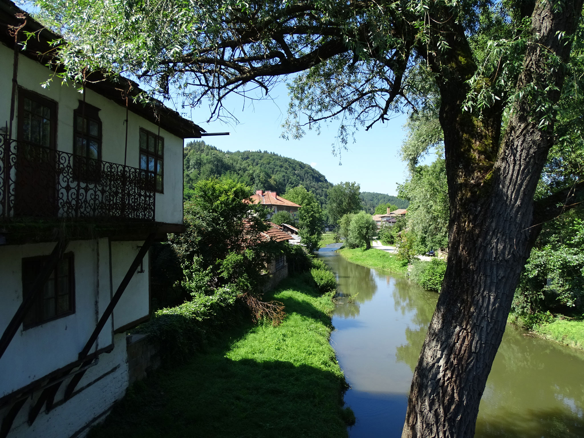 Tryavna (Photo license: CC BY 2.0)